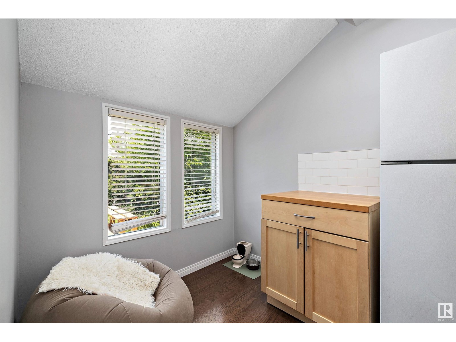 Photo 15 of 8702 92 A Av Nw, Edmonton AB