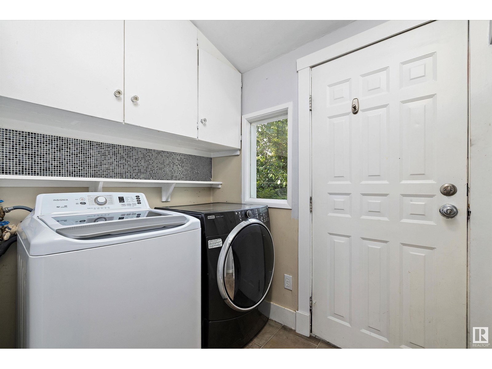 Photo 17 of 8702 92 A Av Nw, Edmonton AB