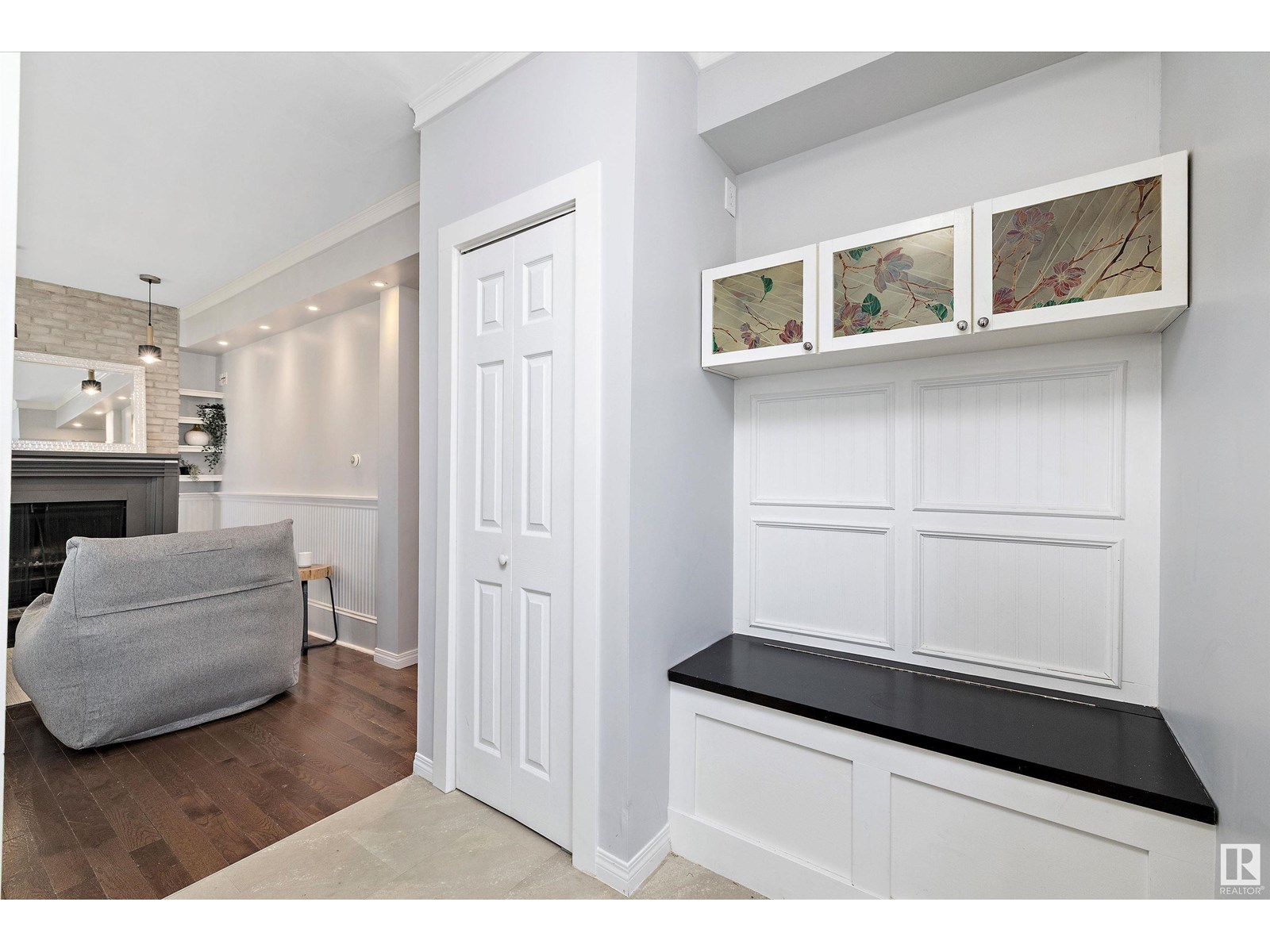 Photo 3 of 8702 92 A Av Nw, Edmonton AB