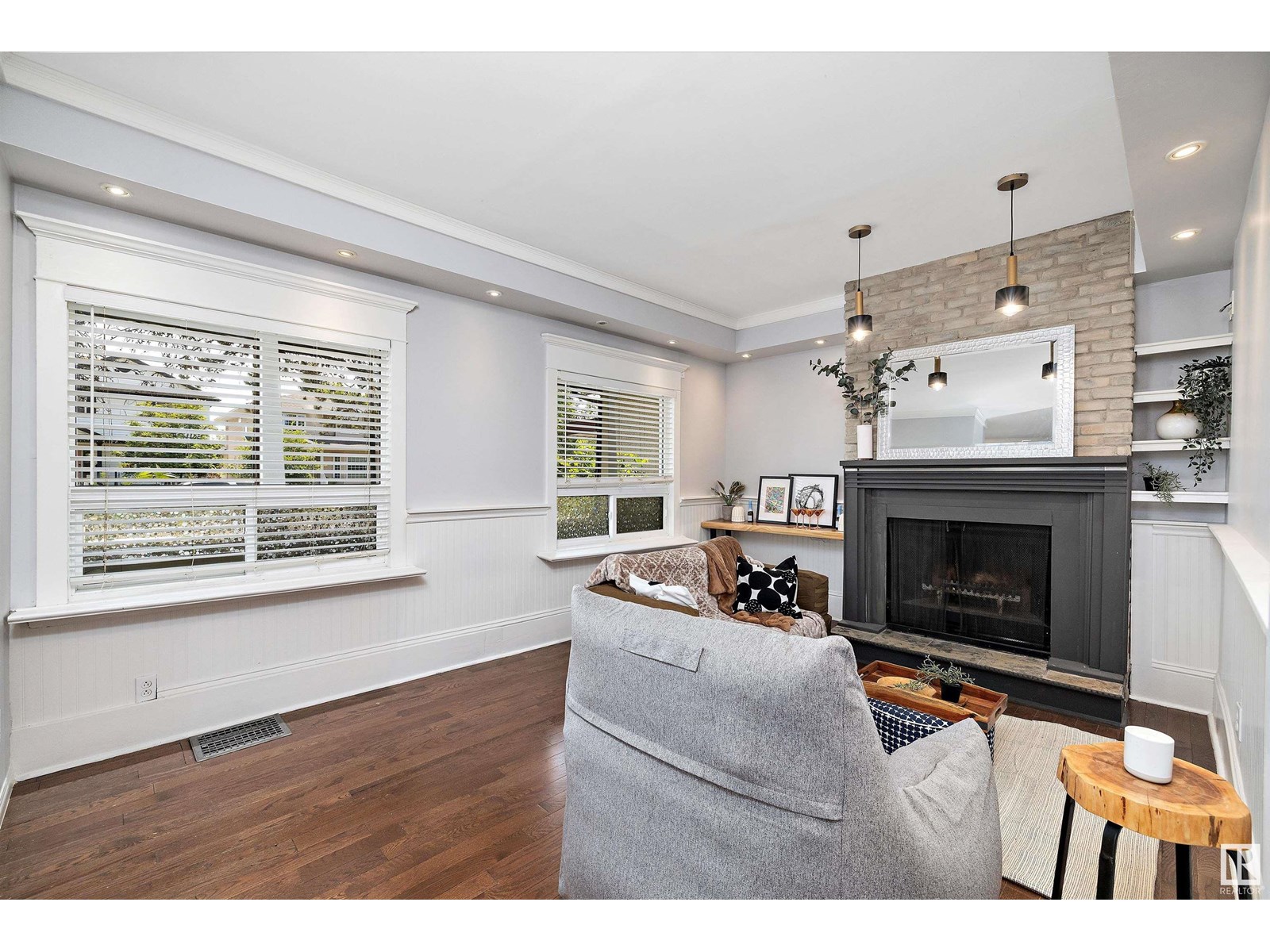 Photo 4 of 8702 92 A Av Nw, Edmonton AB