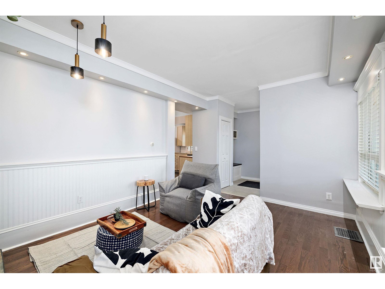 Photo 8 of 8702 92 A Av Nw, Edmonton AB