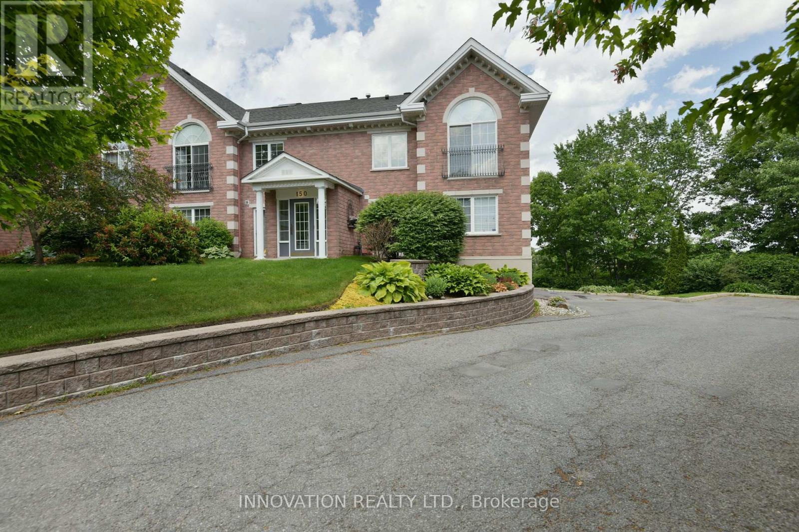 Underground garage - access on the right