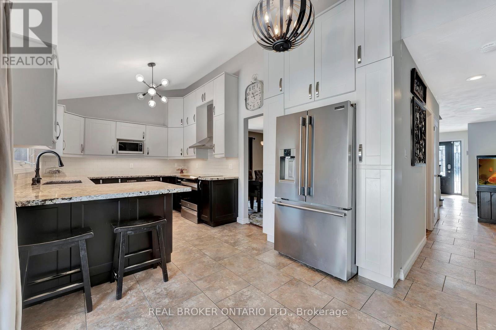 Photo 24 of 52 Beckett Drive, Brantford ON