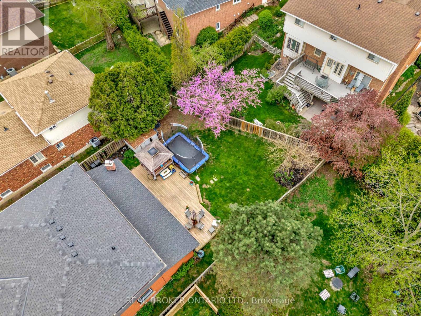 Photo 38 of 52 Beckett Drive, Brantford ON