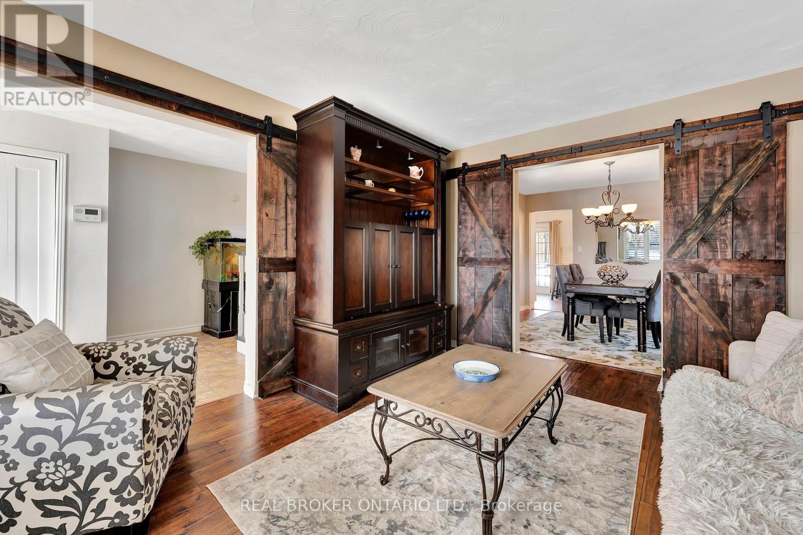 Photo 1 of 52 Beckett Drive, Brantford ON
