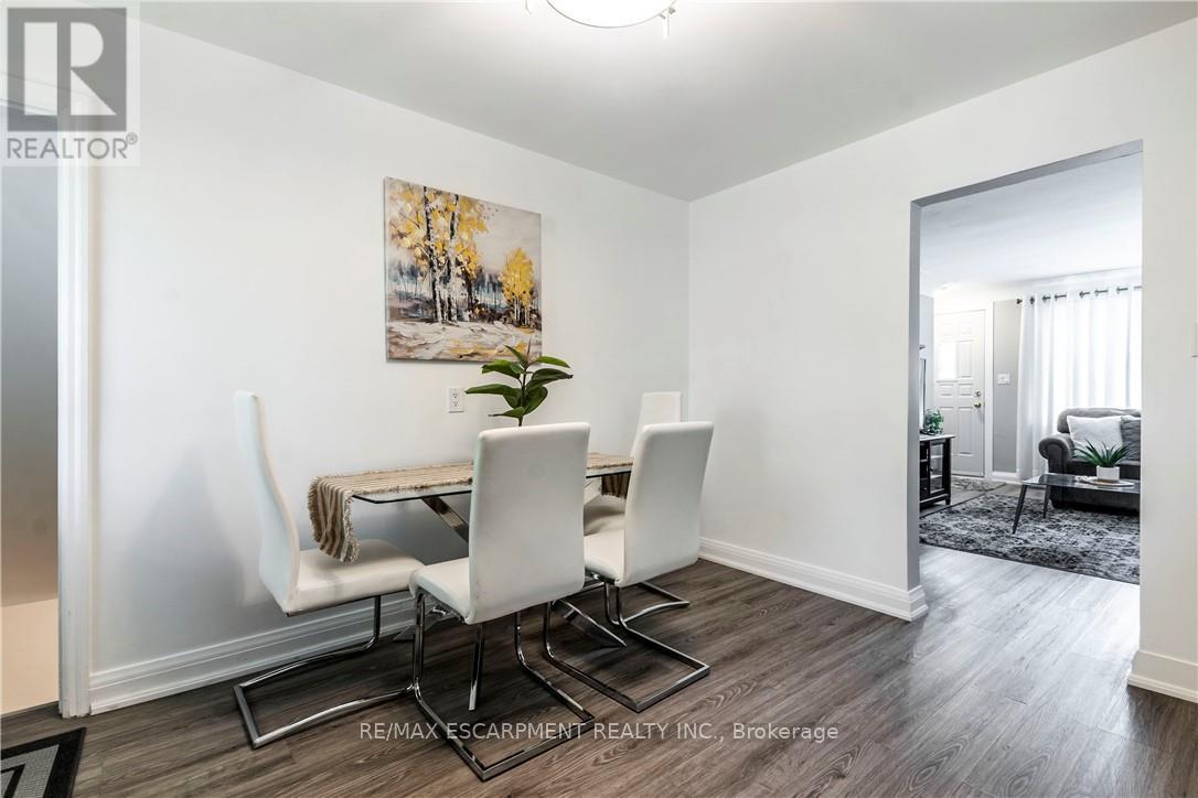 Photo 17 of 75 Mcelroy Road E, Hamilton ON