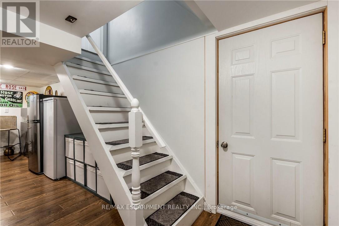 Photo 39 of 75 Mcelroy Road E, Hamilton ON