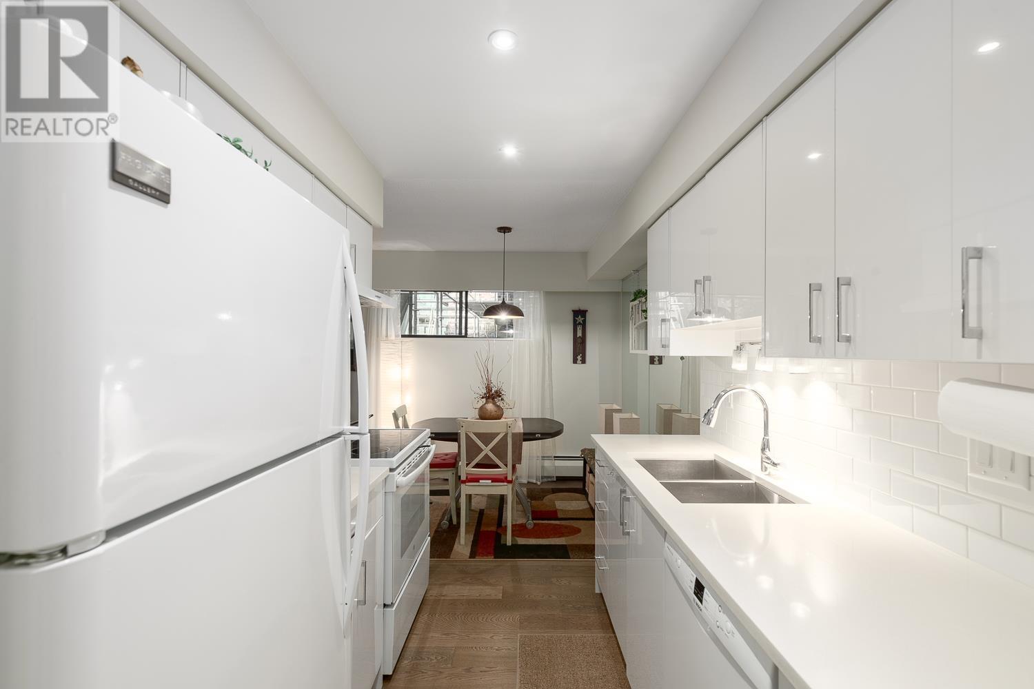 Photo 7 of 218 2320 W 40th Avenue, Vancouver BC
