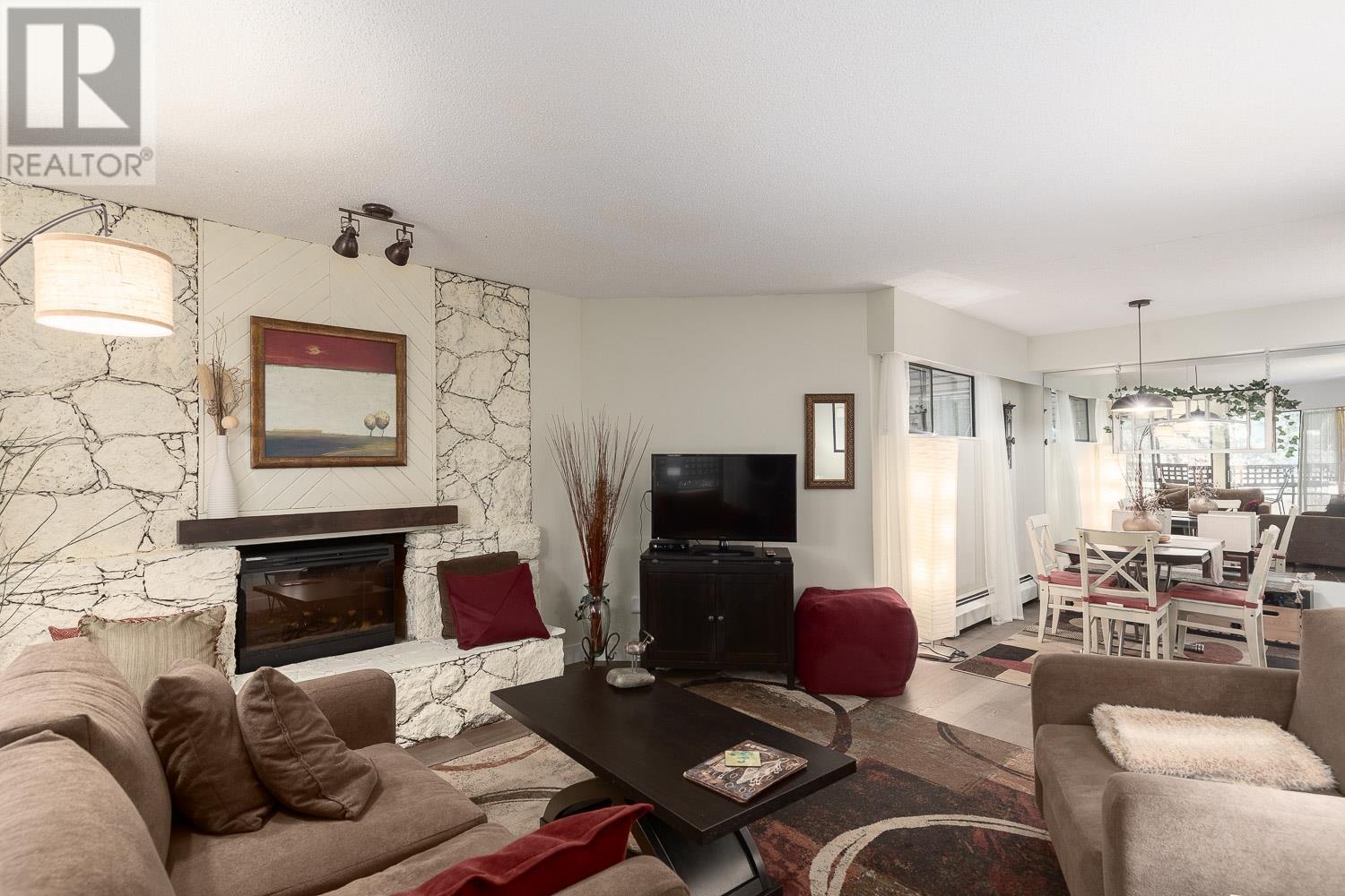 Photo 4 of 218 2320 W 40th Avenue, Vancouver BC
