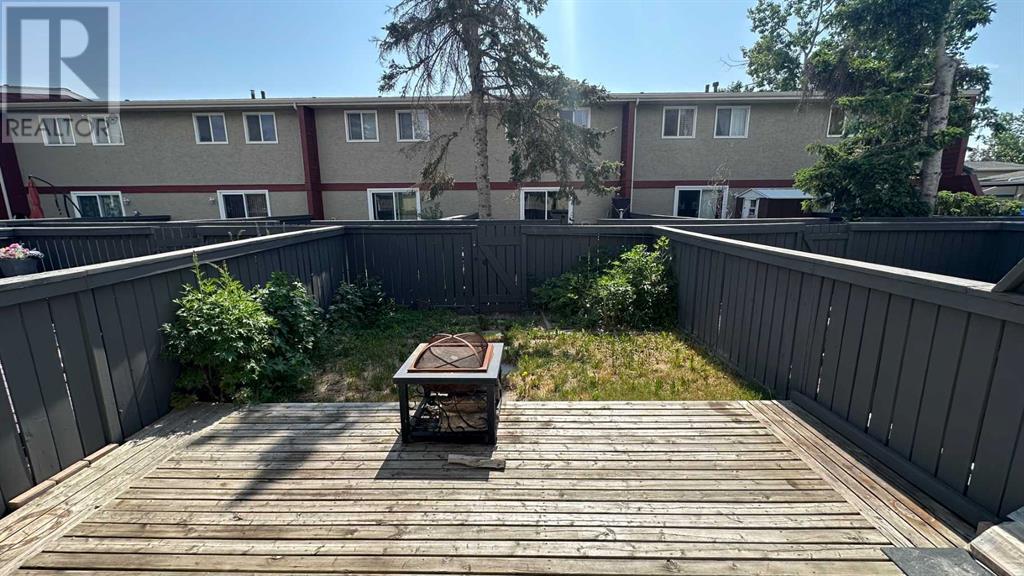 Single Family House for Sale in    Avenue NW Bowness Calgary 