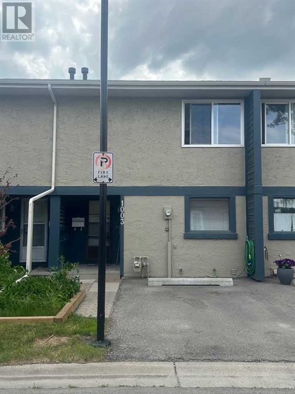 Single Family House for Sale in    Avenue NW Bowness Calgary 