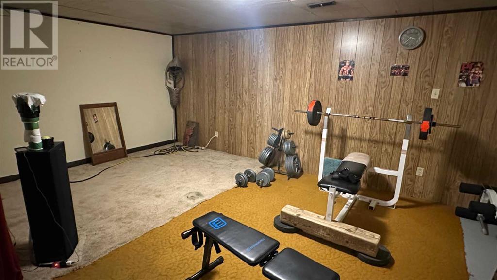 Single Family House for Sale in    Avenue NW Bowness Calgary 
