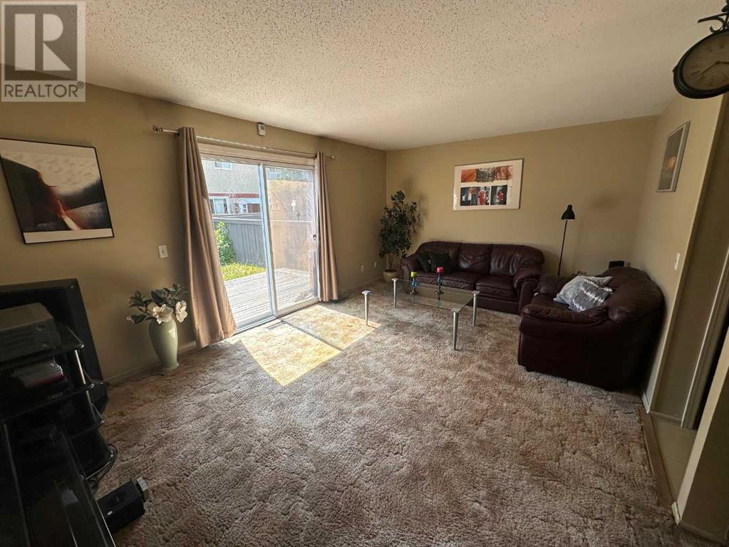 Single Family House for Sale in    Avenue NW Bowness Calgary 