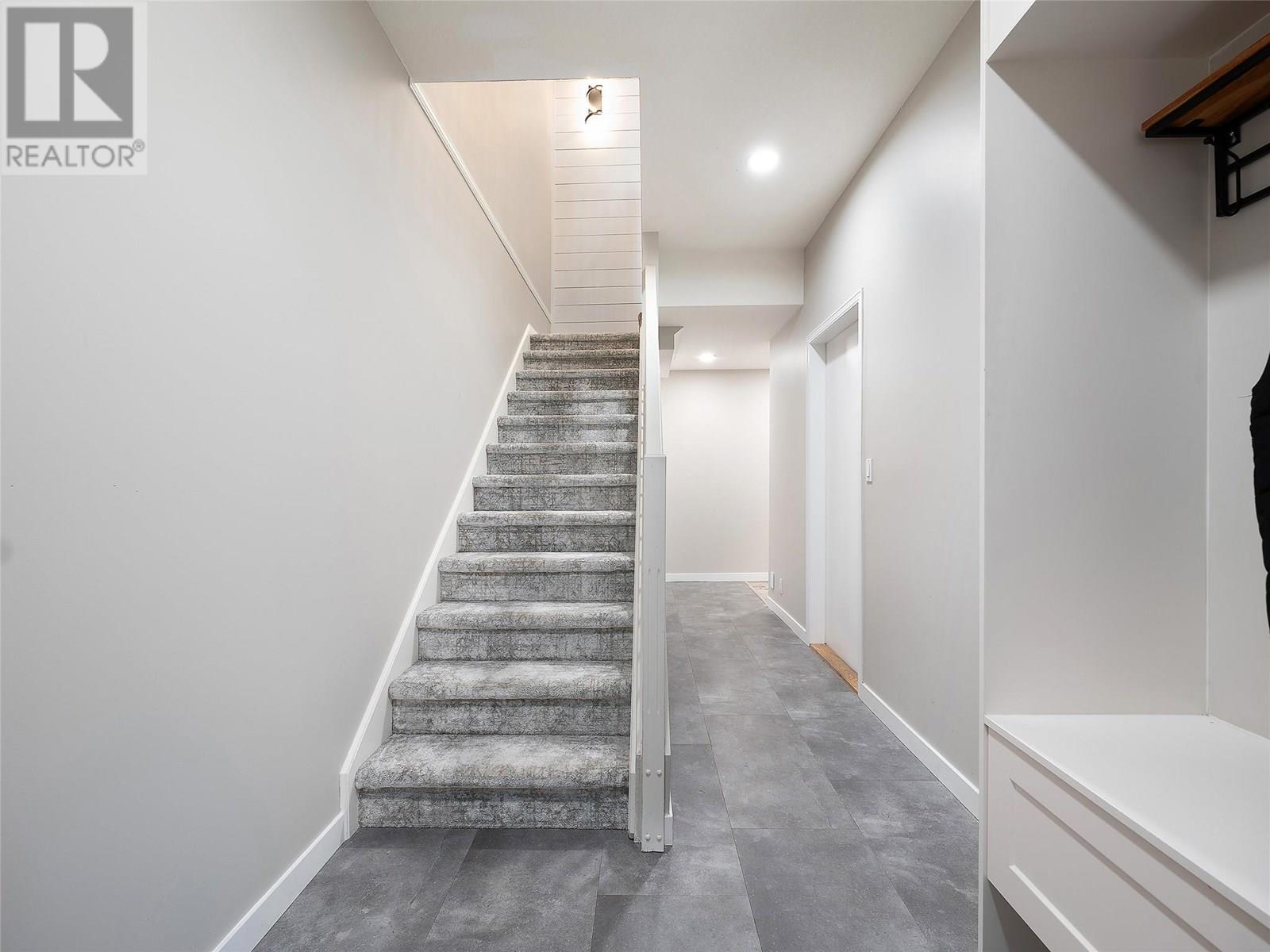 4 7701 Okanagan Landing Road, Vernon