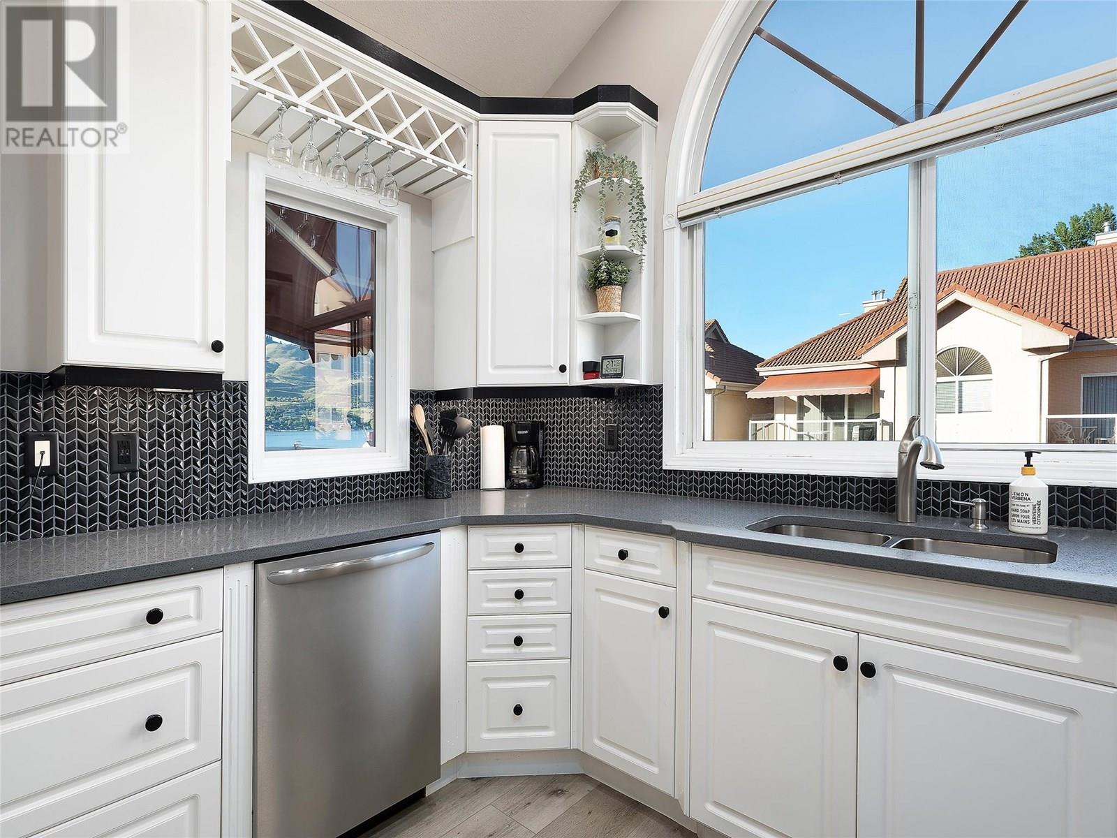4 7701 Okanagan Landing Road, Vernon