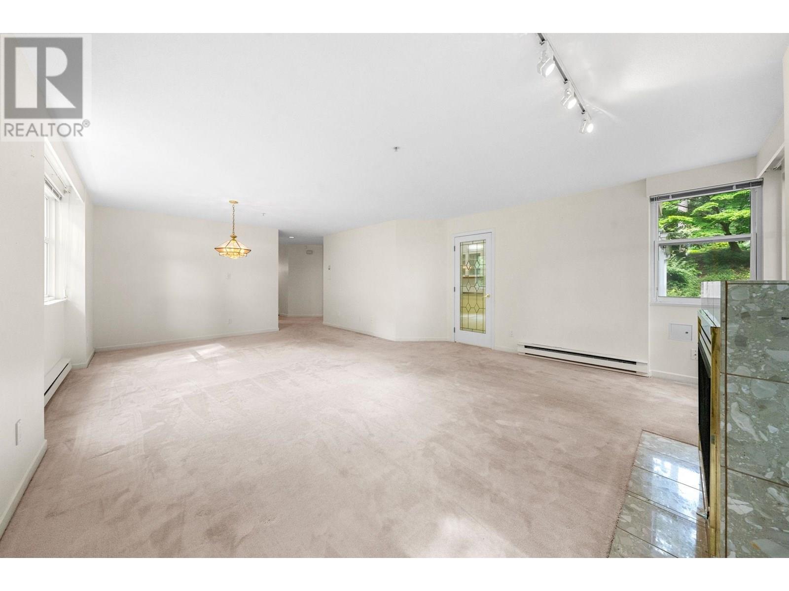 Photo 29 of 13 2425 Edgemont Boulevard, North Vancouver BC