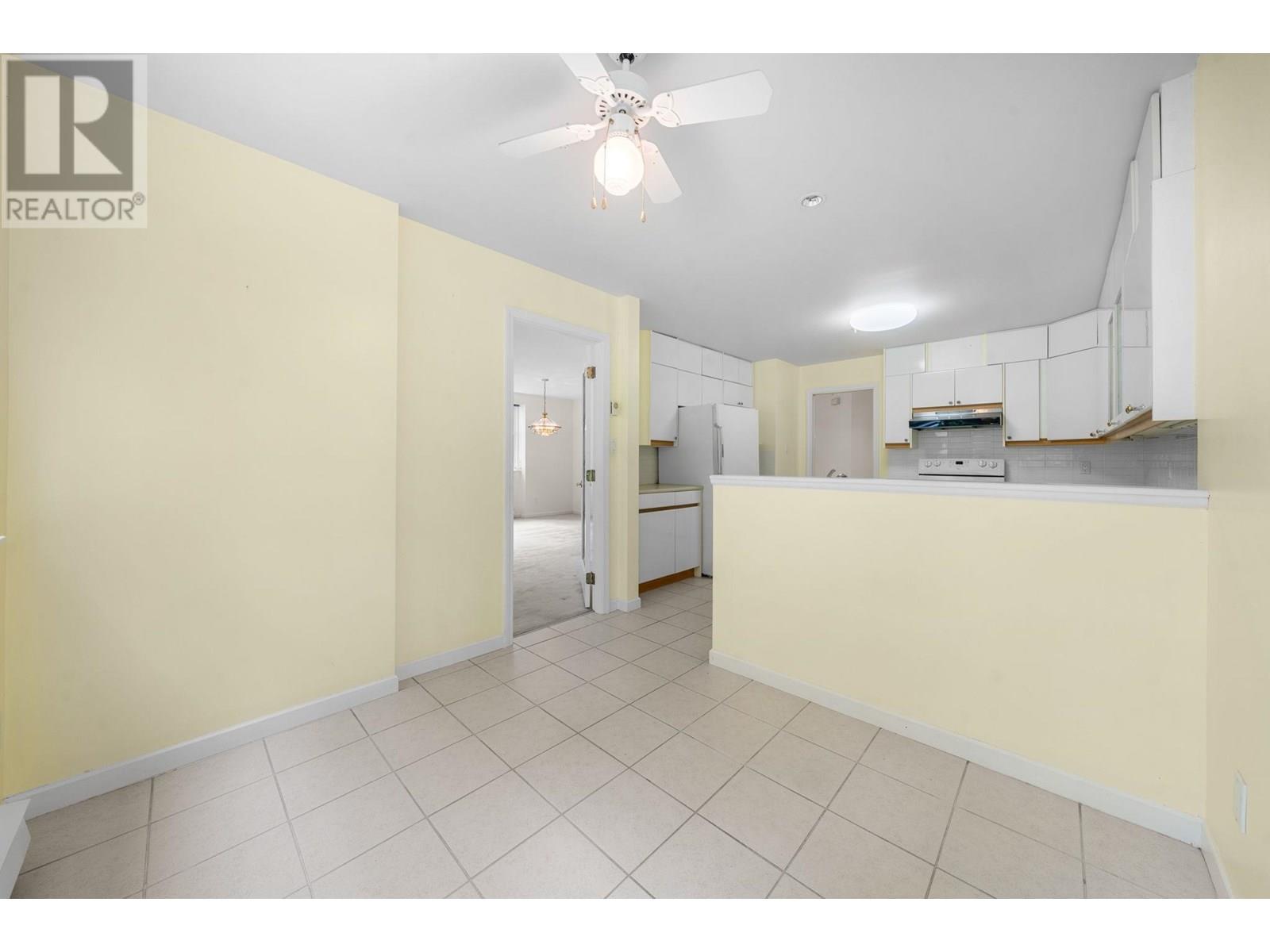 Photo 23 of 13 2425 Edgemont Boulevard, North Vancouver BC