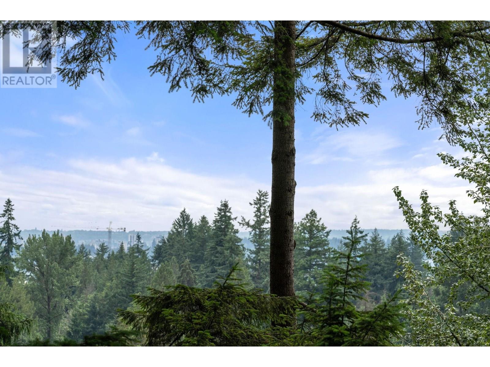 Photo 26 of 13 2425 Edgemont Boulevard, North Vancouver BC