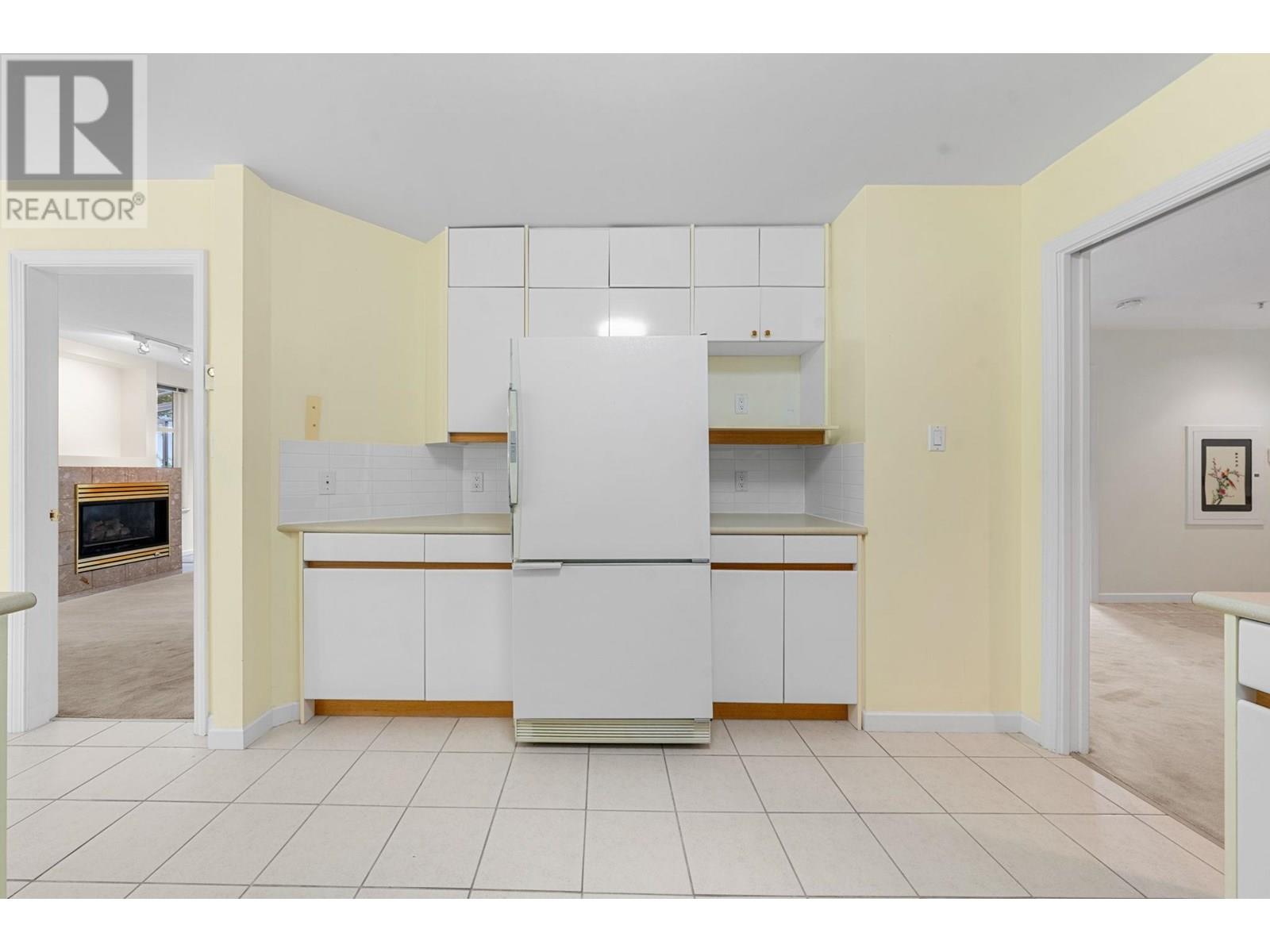 Photo 5 of 13 2425 Edgemont Boulevard, North Vancouver BC