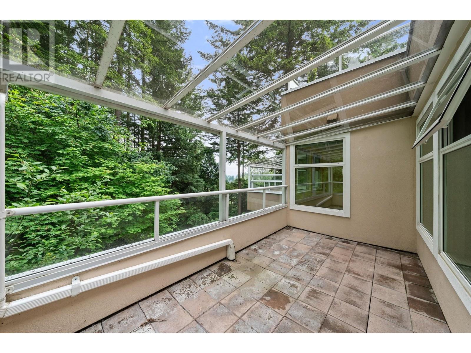 Photo 7 of 13 2425 Edgemont Boulevard, North Vancouver BC