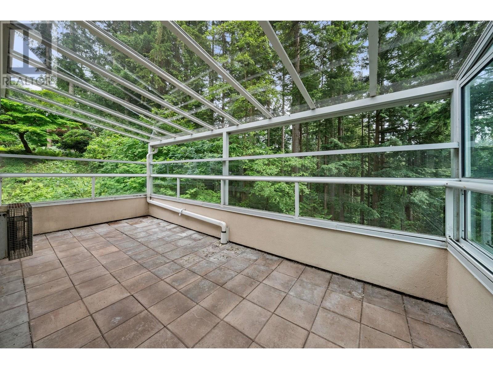 Photo 33 of 13 2425 Edgemont Boulevard, North Vancouver BC