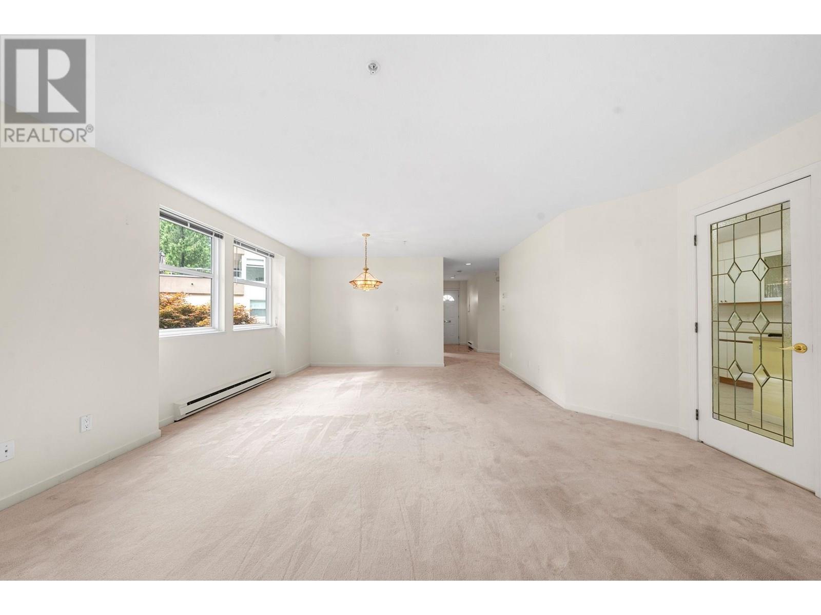 Photo 6 of 13 2425 Edgemont Boulevard, North Vancouver BC