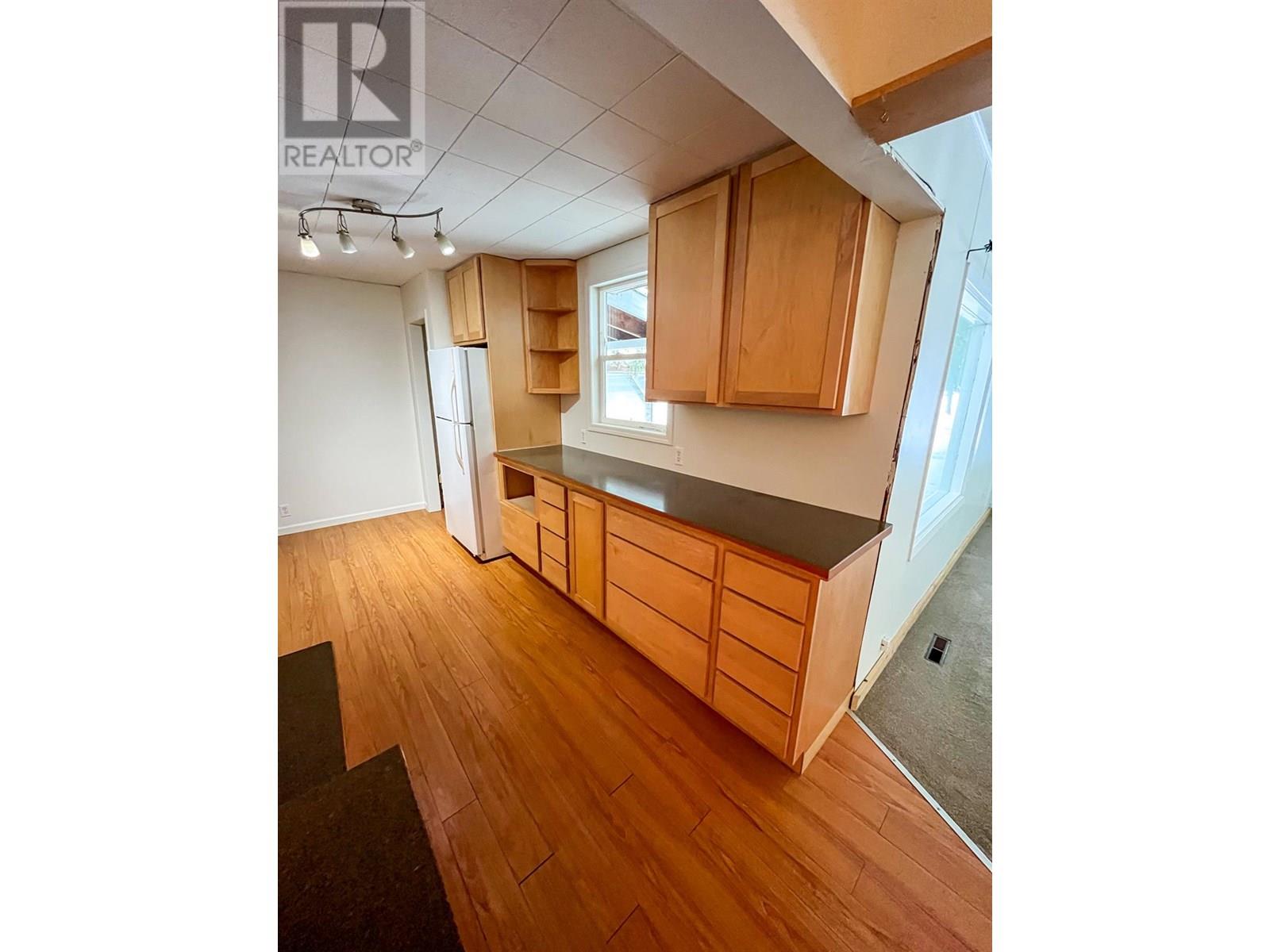 223 Riverside Avenue, Salmo