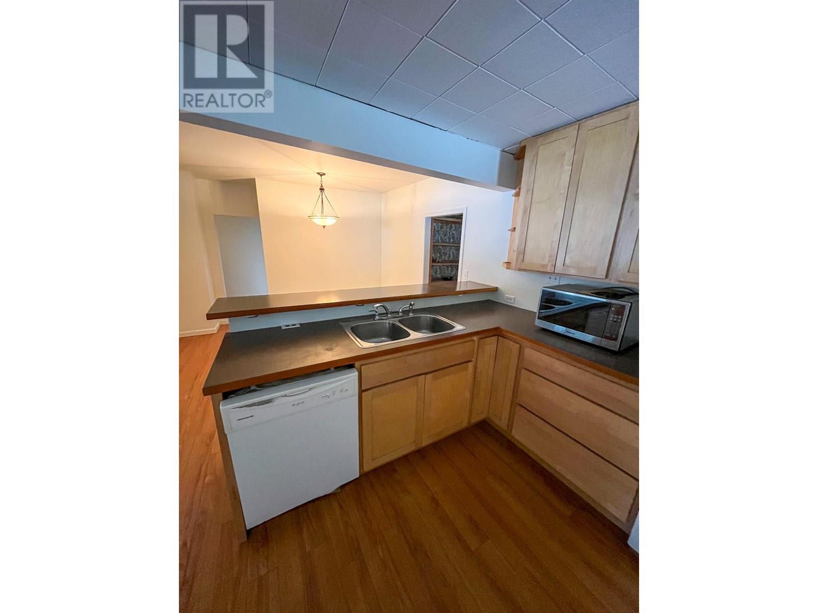 223 Riverside Avenue, Salmo