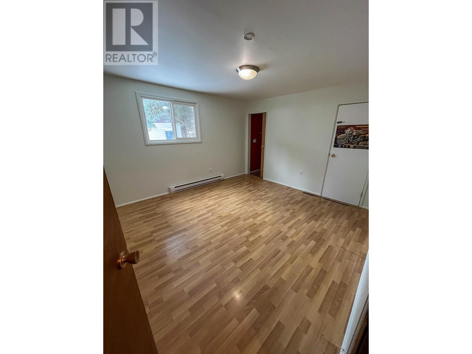 223 Riverside Avenue, Salmo