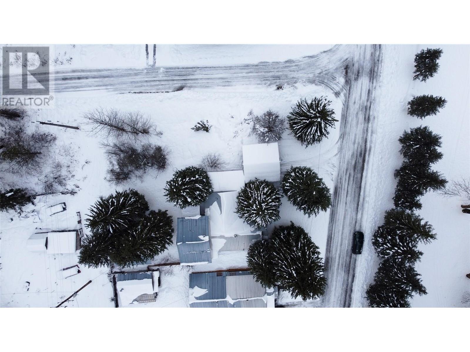223 Riverside Avenue, Salmo