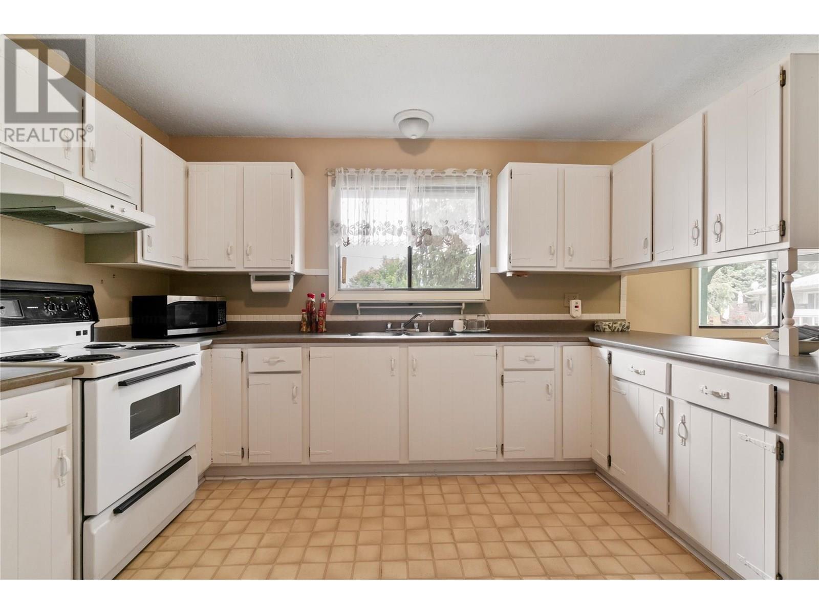 Photo 31 of 2289 Hayden Place, Armstrong BC
