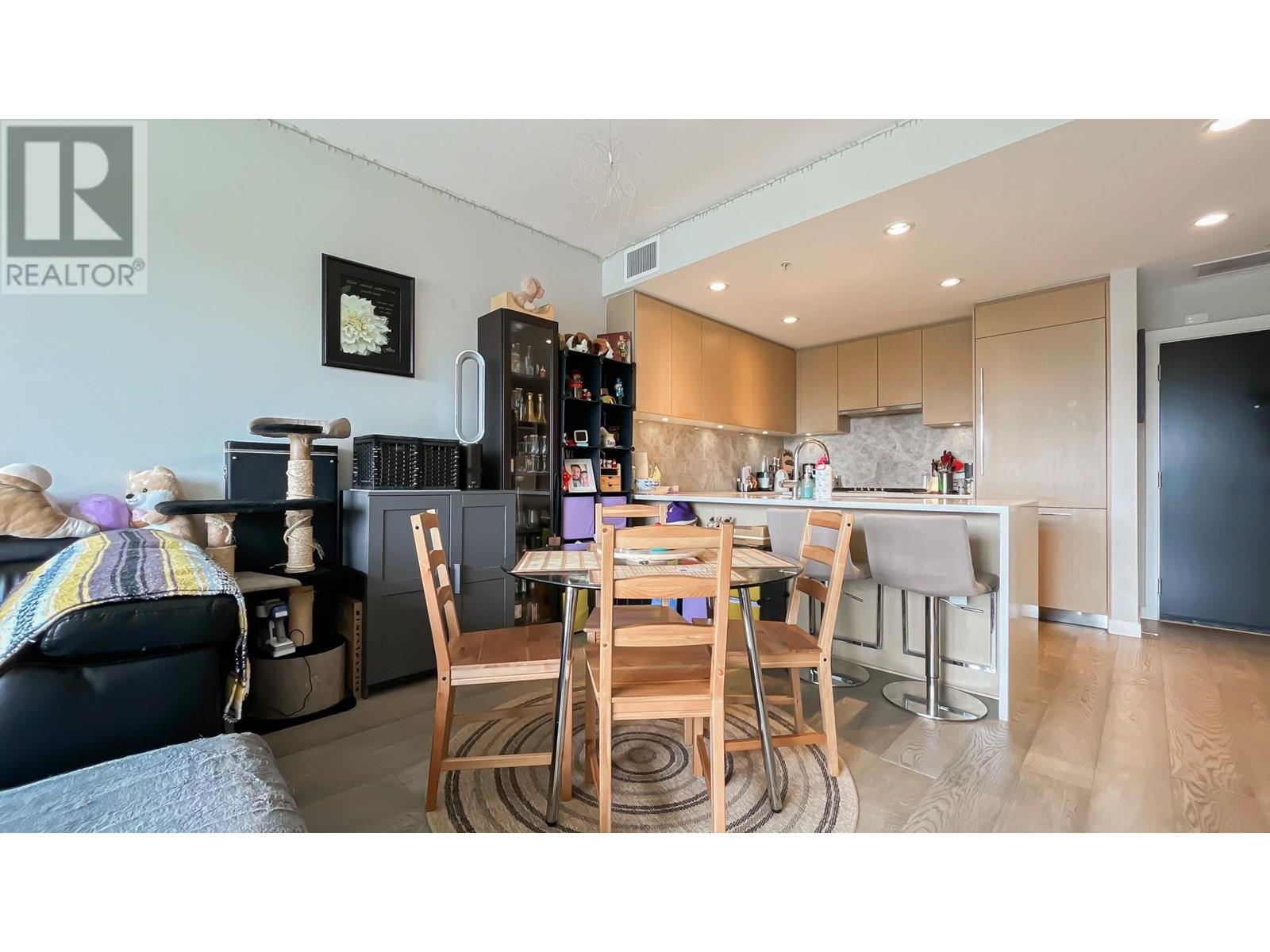 Photo 4 of 505 5687 Gray Avenue, Vancouver BC