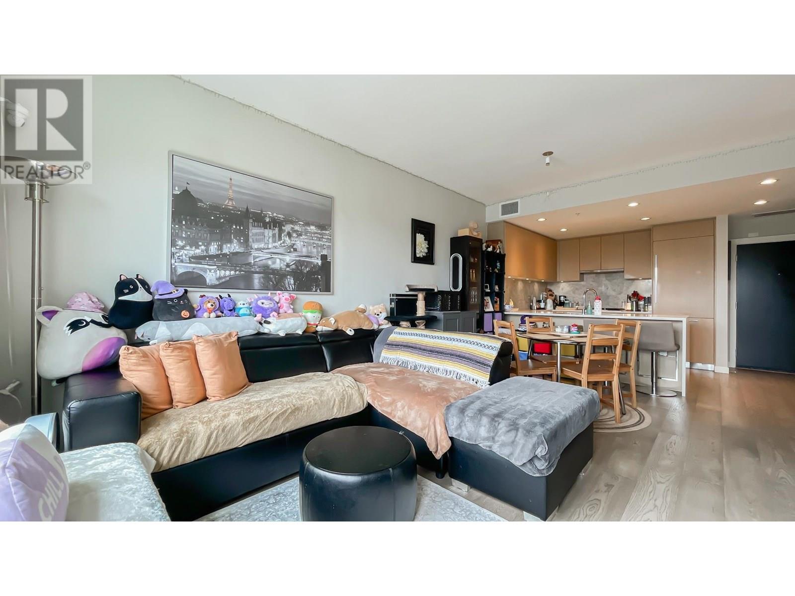 Photo 3 of 505 5687 Gray Avenue, Vancouver BC