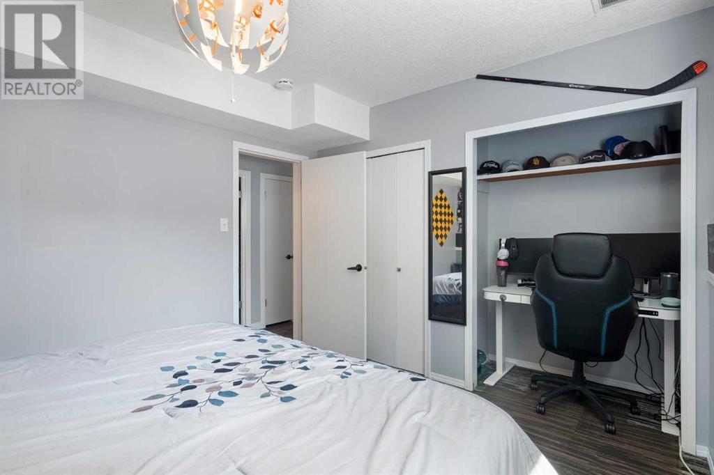Single Family House Bi-level for Sale in  Bearspaw Drive NW Brentwood Calgary 