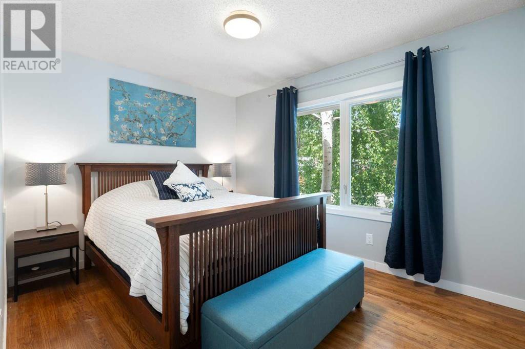 Single Family House Bi-level for Sale in  Bearspaw Drive NW Brentwood Calgary 