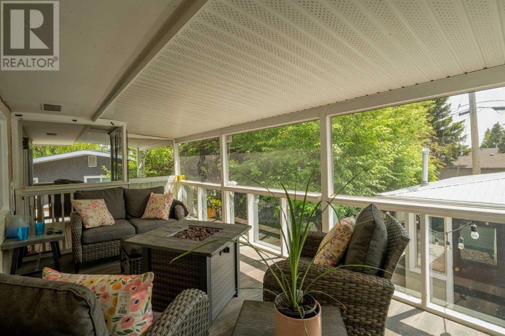 Single Family House Bi-level for Sale in  Bearspaw Drive NW Brentwood Calgary 