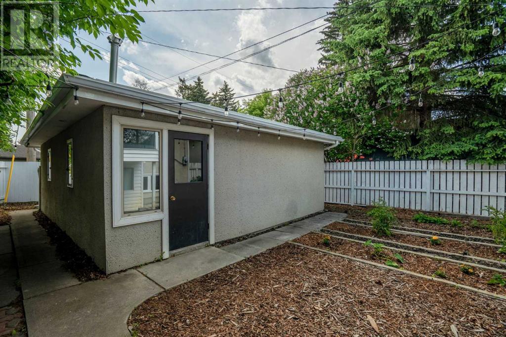 Single Family House Bi-level for Sale in  Bearspaw Drive NW Brentwood Calgary 