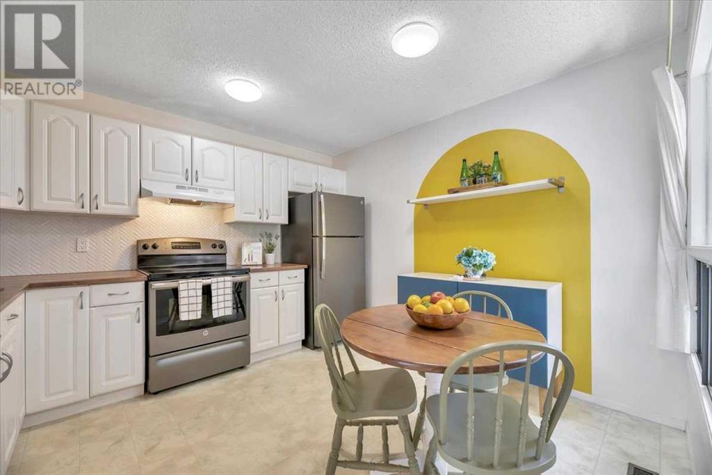Single Family House for Sale in  Midpark Gardens SE Midnapore Calgary 