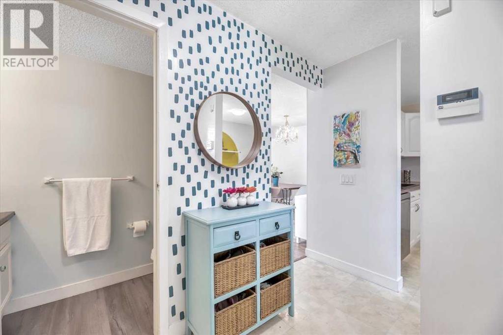Single Family House for Sale in  Midpark Gardens SE Midnapore Calgary 