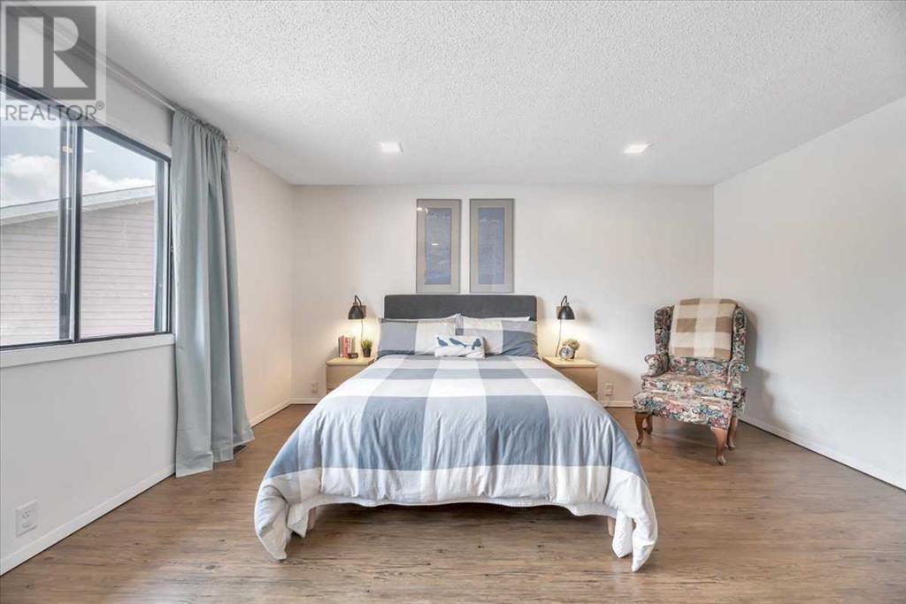 Single Family House for Sale in  Midpark Gardens SE Midnapore Calgary 