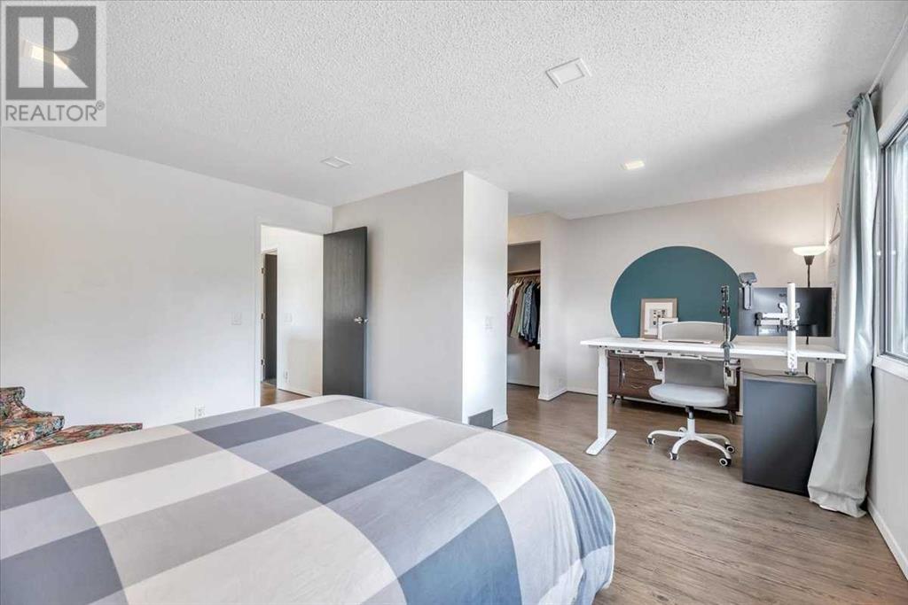 Single Family House for Sale in  Midpark Gardens SE Midnapore Calgary 