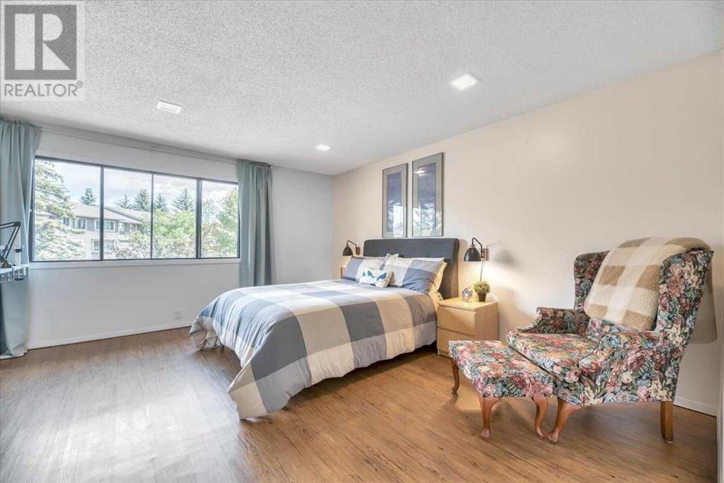 Single Family House for Sale in  Midpark Gardens SE Midnapore Calgary 