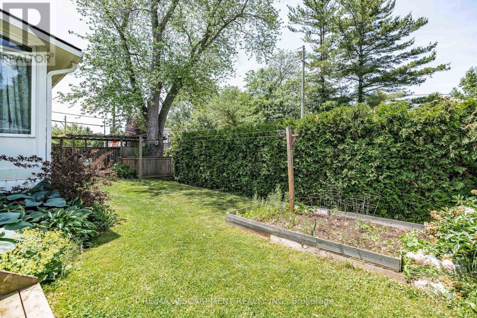 Photo 11 of 48 Franklin Avenue, Hamilton ON