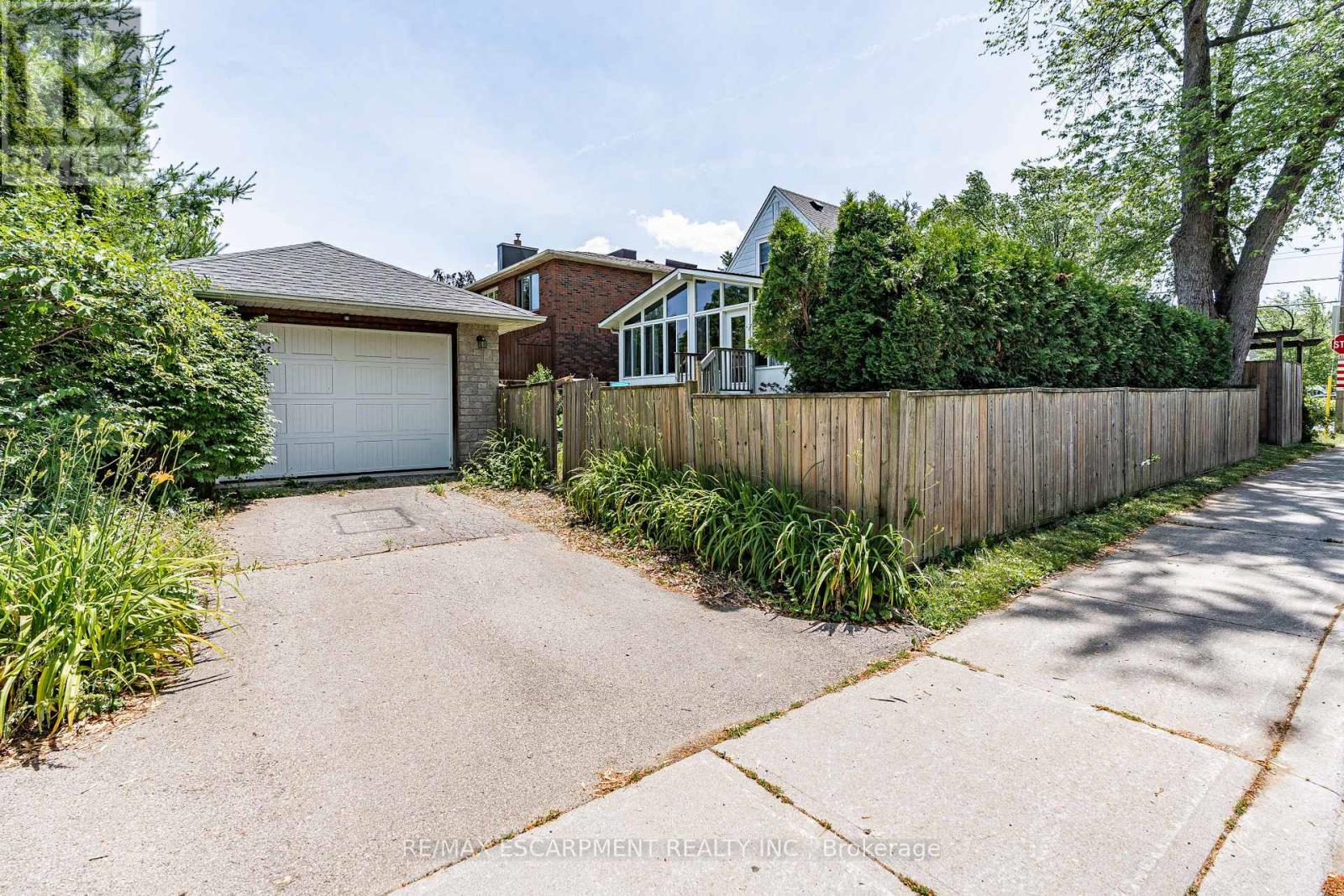 Photo 15 of 48 Franklin Avenue, Hamilton ON