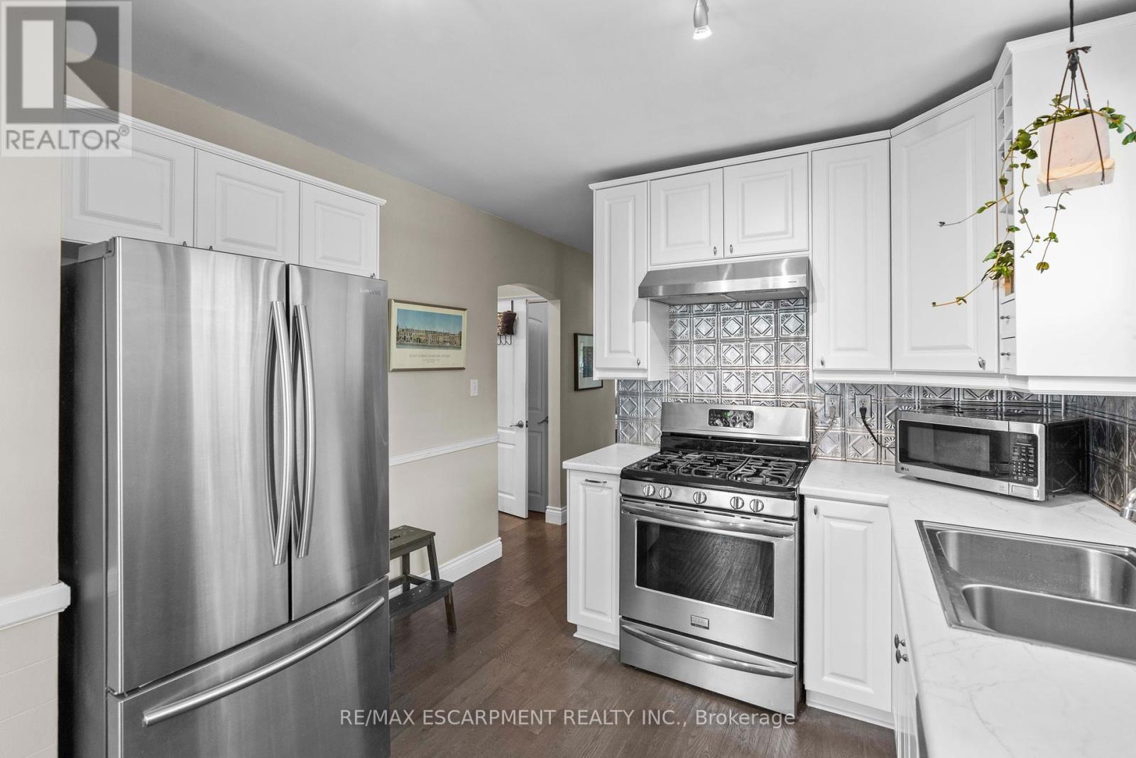 Photo 26 of 48 Franklin Avenue, Hamilton ON