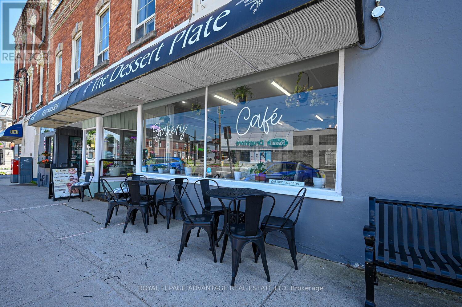 Photo 2 of 5 Main Street W, Smiths Falls ON