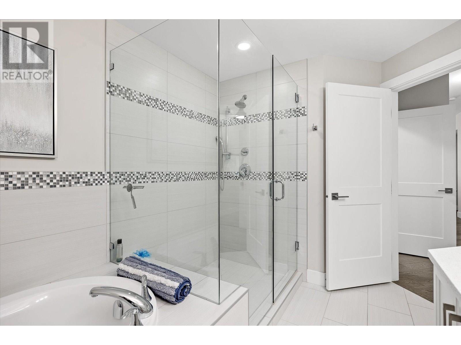 401 3865 Truswell Road, Kelowna