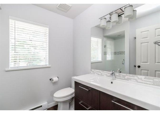 Photo 11 of 24903 54 Avenue, Langley BC