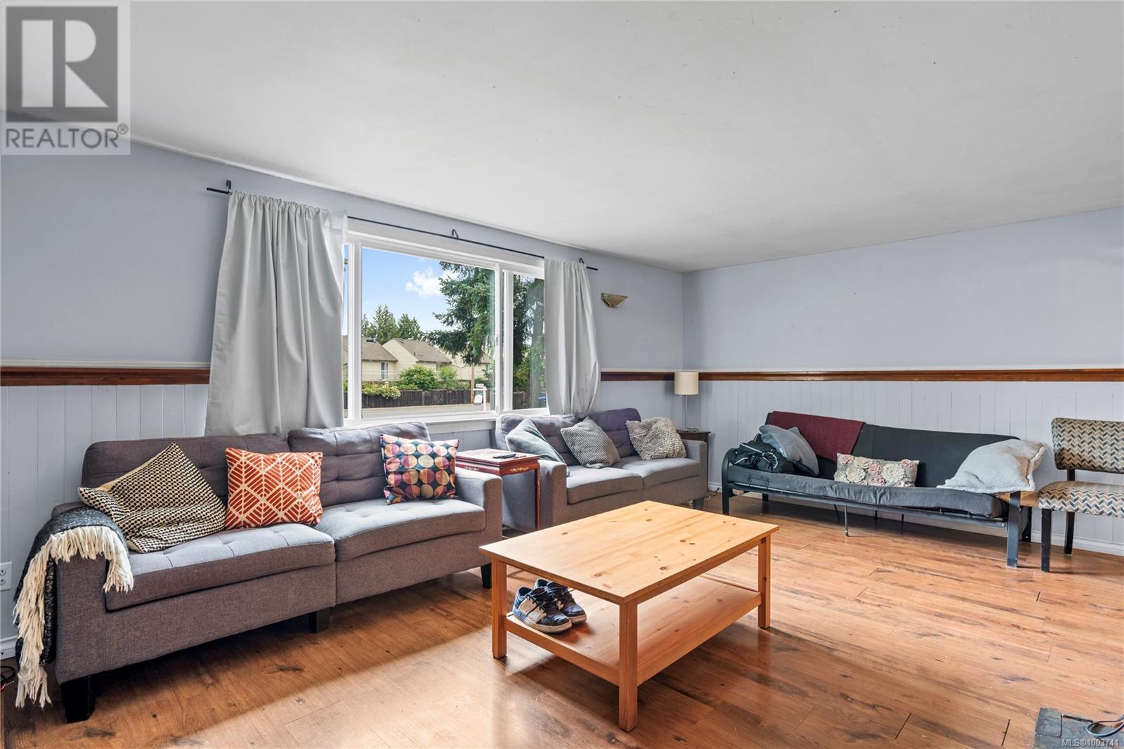 Photo 15 of 170 Stanford Ave E, Parksville BC