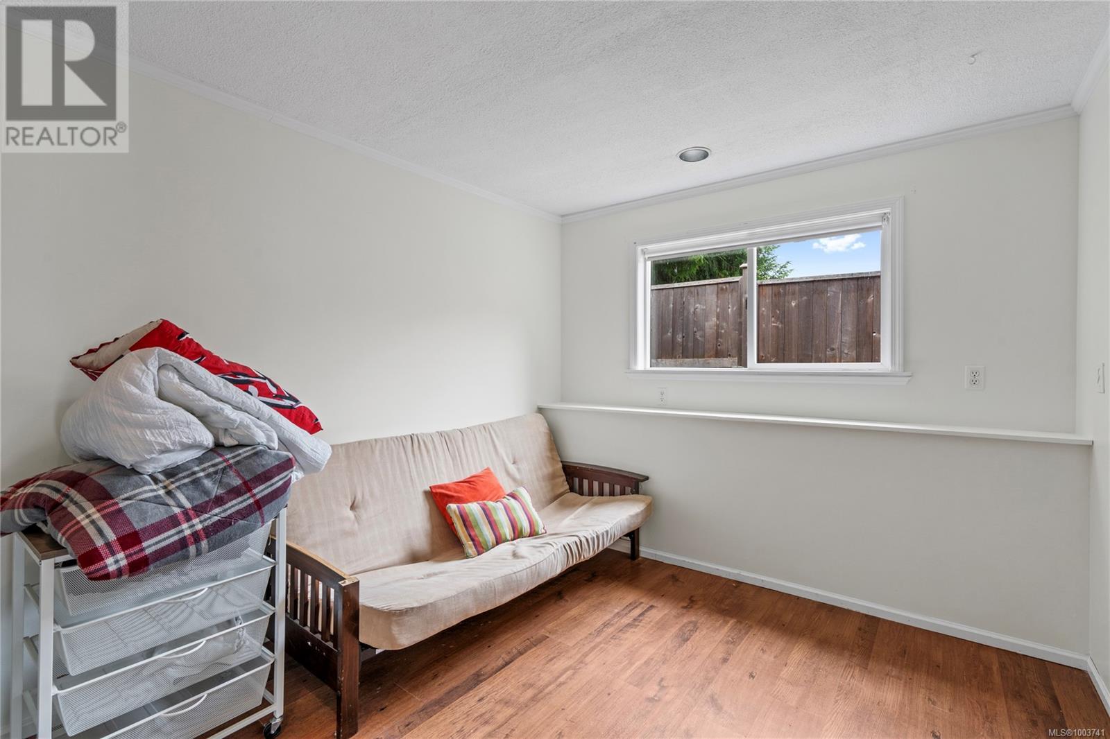 Photo 4 of 170 Stanford Ave E, Parksville BC